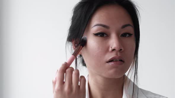 Smooth Skin Female Beauty Perfect Makeup alt