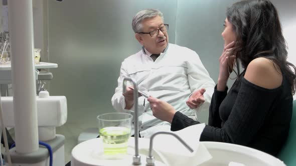 Conversation of Doctor and Patient. alt