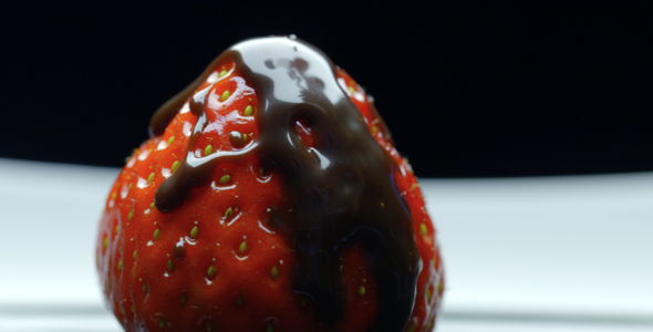  Strawberry with Choclate Sauce
