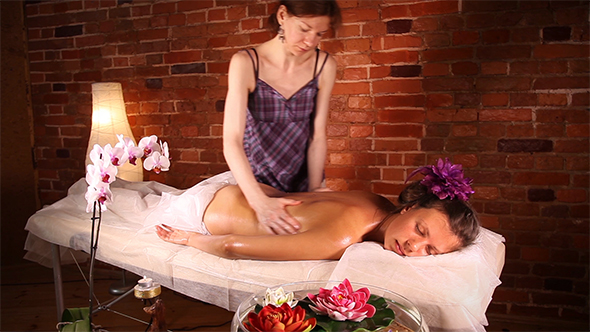 Massage in The Health Spa