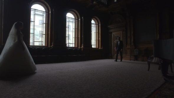 Couple Are Going To Meet Each Other