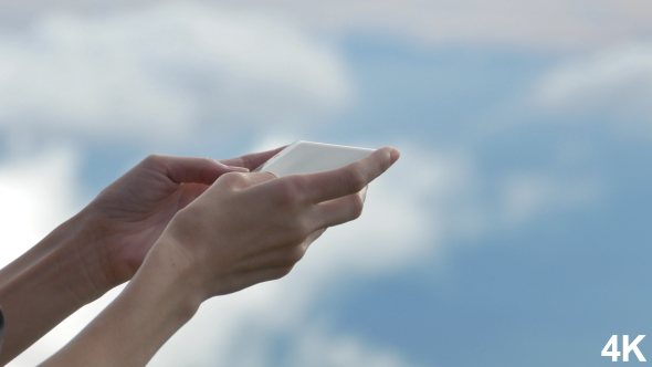 Play Game On Smartphone alt