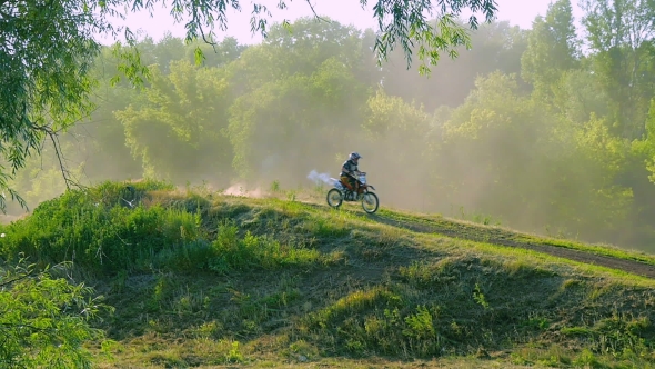 Motocross Riding on Motorcycles alt