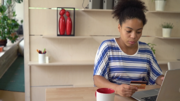 Online Shopping At The Office. alt