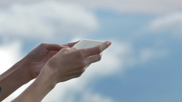 Play Game On Smartphone alt