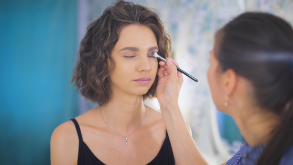 Girl Prepares For Prom alt
