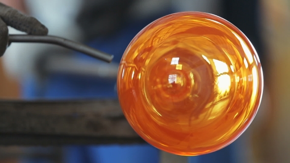 Blowing And Shaping Glass alt