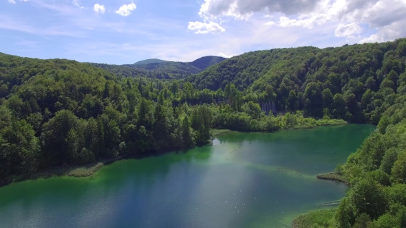 Aerial View Of Waterfalls And Lakes In Plitvice National Park. alt