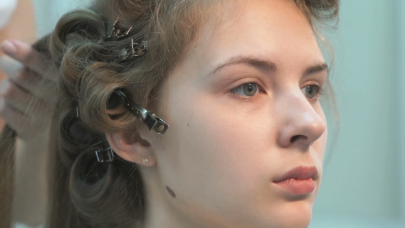 Preparing Hairstyles For The Important Meeting alt