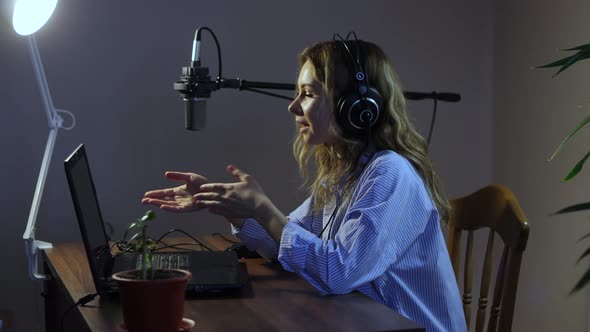 Live Streaming from Home. 2 Shots. alt