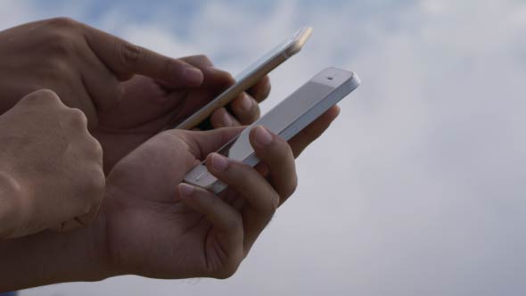 Smartphone Talking alt