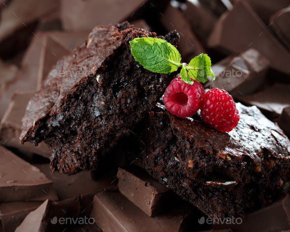 Chocolate brownies with raspberry