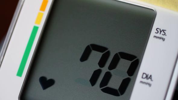 Device For Measuring Blood Pressure alt