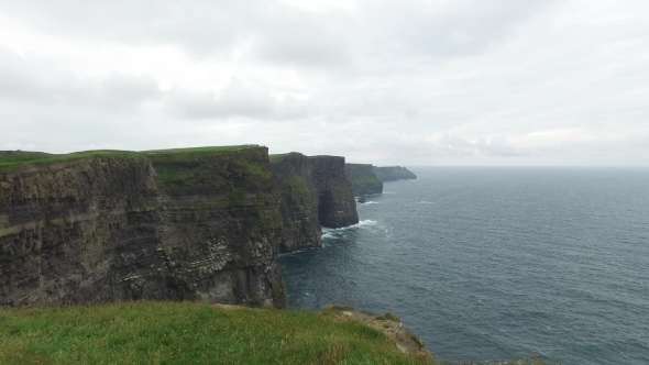 Cliffs Of Moher And Atlantic Ocean In Ireland 41 alt