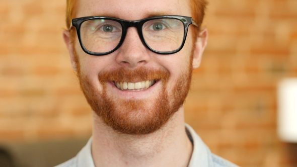 Smiling Beard Man in Glasses alt