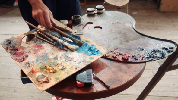 Two Different Artist Pallets alt