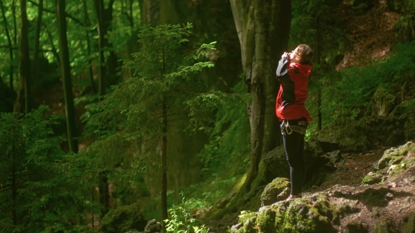 Woman Climber Drying on the Sun alt