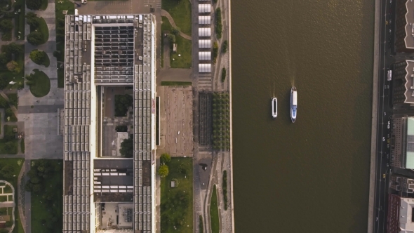 Muzeon Park, Fountains On The Embankment Of The Moscow River