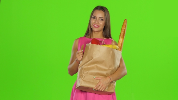 Woman Bought Food With Gold Card alt