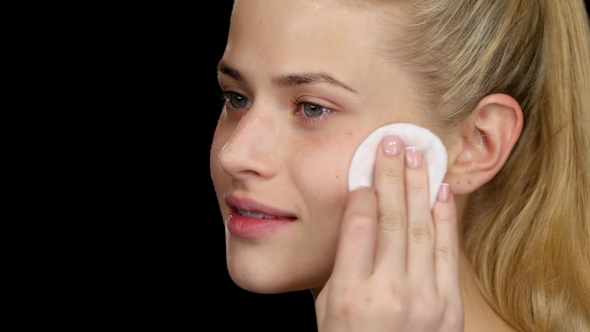 Cleaning Skin. Black.  alt