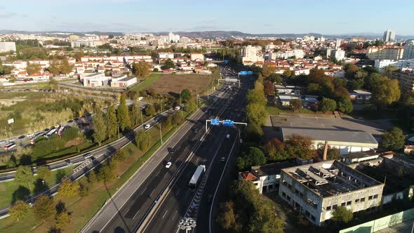 Busy traffic road in city alt