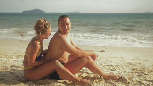 Hot Sexy Loving Couple Having Sun Block alt