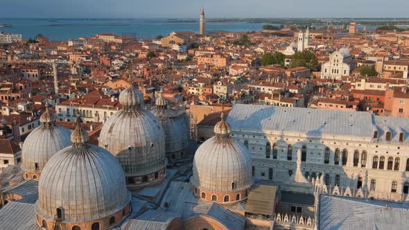 Aerial View of Venice with St Mark's Basilica and Doge's Palace, Venice, Italy alt