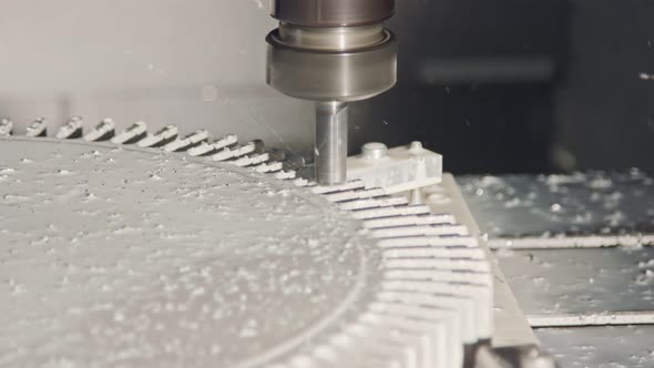 Machining process - CNC mill manufacturing an advanced metal part alt