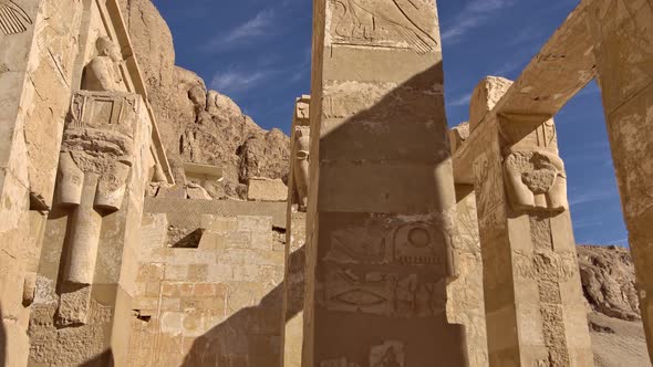 Luxor, Egypt : The Mortuary Temple of Hatshepsut alt