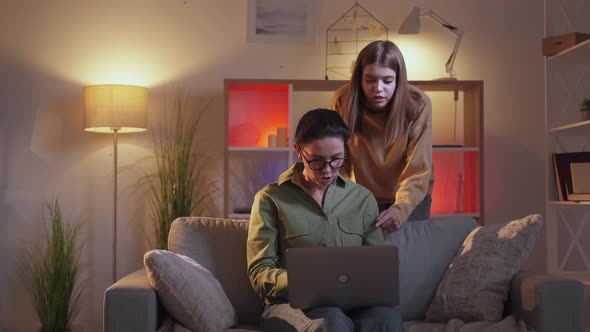 Study Computer Middleaged Woman Modern Technology alt