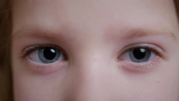 Child's Eye Close Up alt