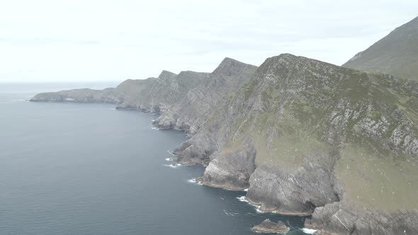 Massive Rocky Cliffs Of Croaghaun On The Seafront At The Achill Island In County Mayo, Ireland. Aeri alt