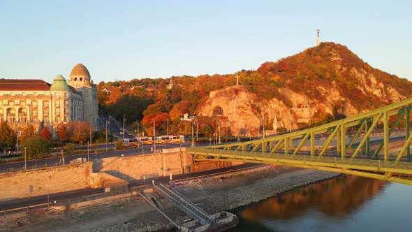 The Liberty Bridge leads to the Hotel Gellert in Budapest alt