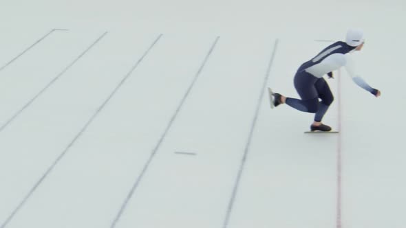 Speed Skater Racing in Slowmo alt
