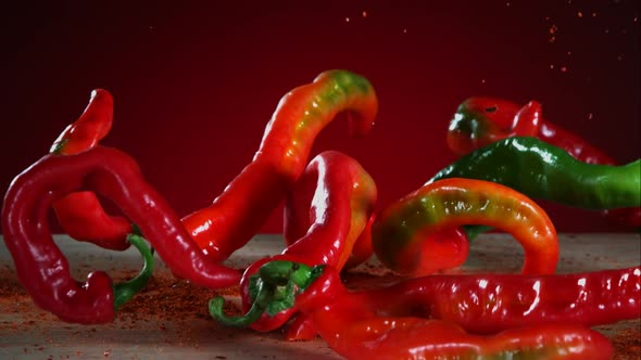 Peppers falling bouncing in ultra slow mo 1500fps - reflect surface - BOUNCING PEPPERS alt