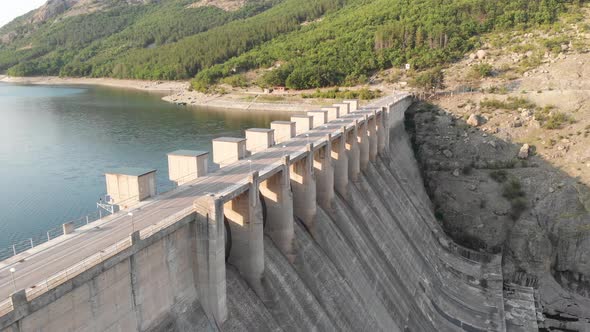 Dam wall