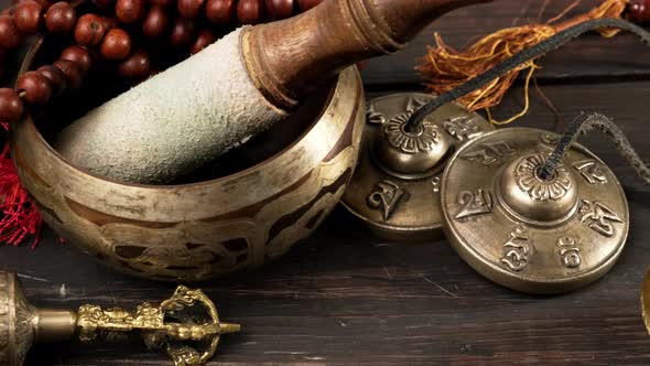 Tibetan singing copper bowl with a wooden clapper alt