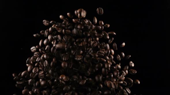 Coffee Beans in a Free Fall alt