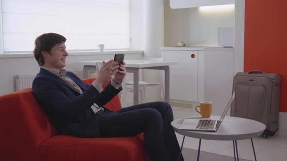 Tourist Use Application for Calling in Apartment. alt