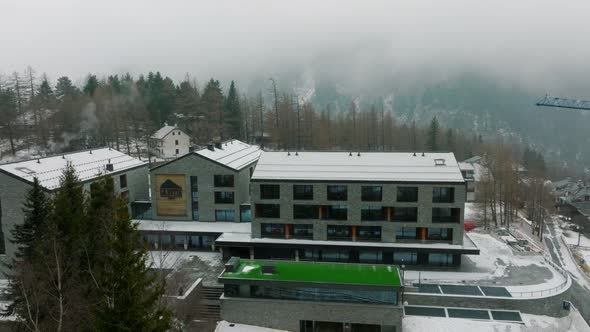Beautiful Hotel in the Middle of the Alpine Mountains alt