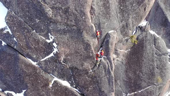 Climbers on the Rock alt