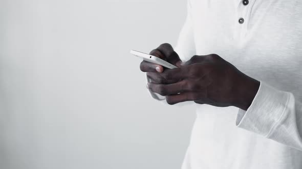 Mobile Chat Online Communication Black Man Hands alt