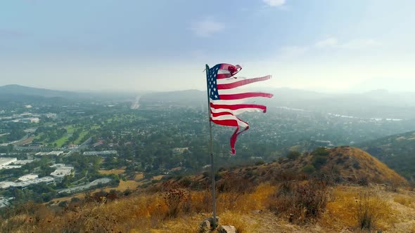Slow-motion Video of the Patriotic American Flag Fluttering in the Wind alt