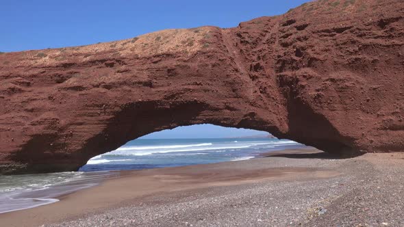 Arch on Legzira Beach, Atlantic Coast in Morocco alt