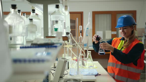 Personal Protective Equipment Holding Vacine Test Vaccine Injection World alt