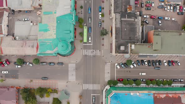 The central street of Krasnoyarsk The movement of the cars in the city Lively city Krasnoyarsk alt