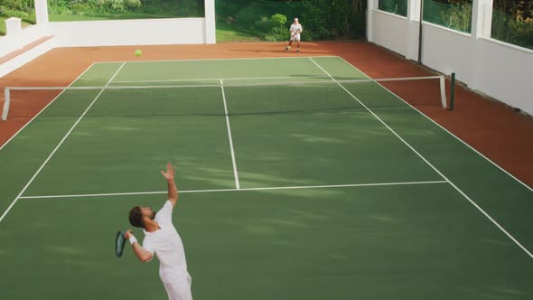 Tennis players playing a point alt