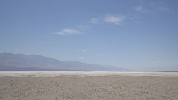 Mountains in Death Valley alt