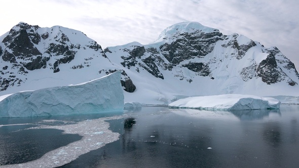 Icebergs in the Arctic. The result of global warming and climate change on our planet. alt