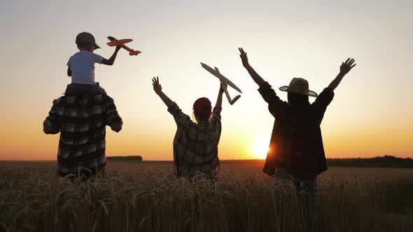 Silhouette Happy Family alt